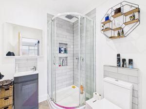 En Suite- click for photo gallery